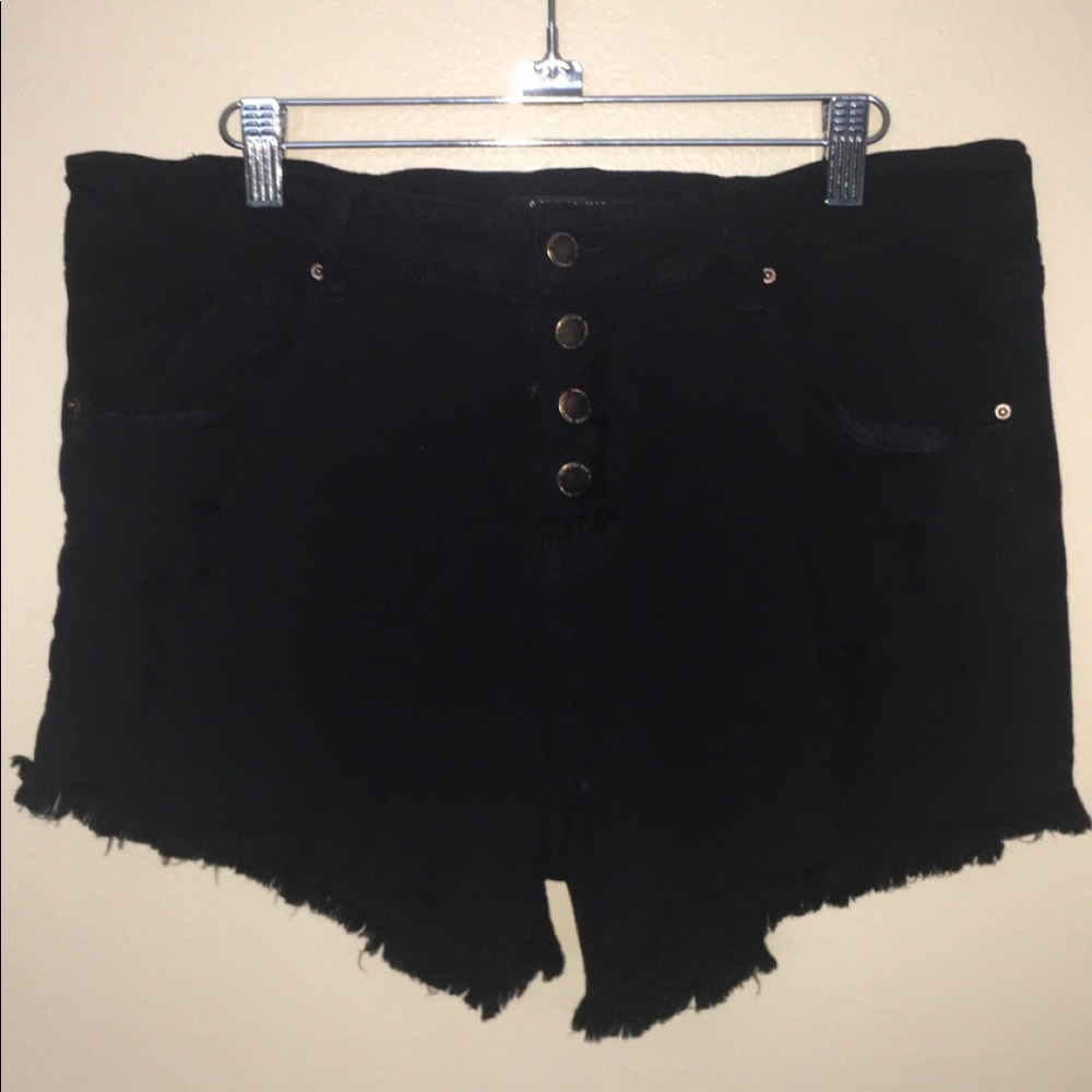 Black ripped short stretchy